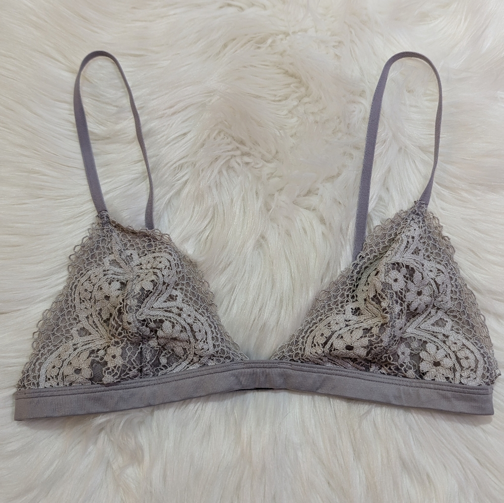 Victoria's Secret Lace Bralette in Size Medium